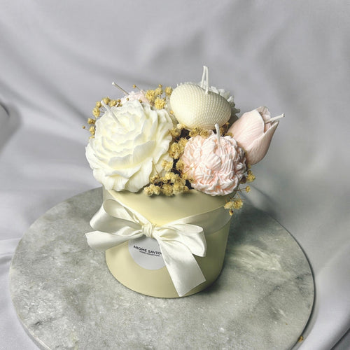 5 flowers baby pink bouquet with heart