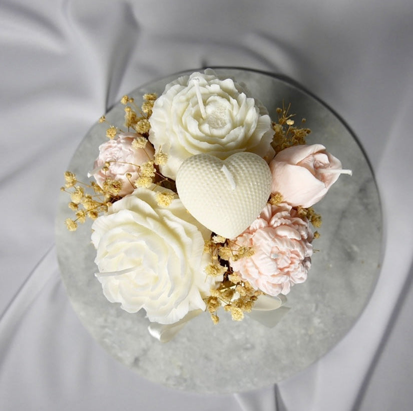 5 flowers baby pink bouquet with heart